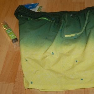 NEW COLUMBIA SWIM TRUNKS 3XL Green Free Ear-phones